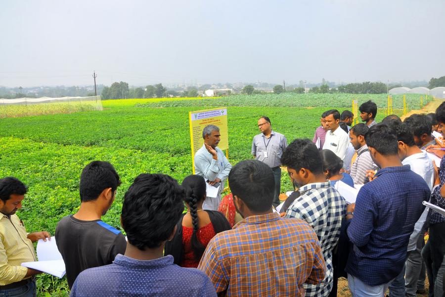Dr. Ramana Rao and Students - Students visit at ICAR-Indian Institute of Oilseeds Research 